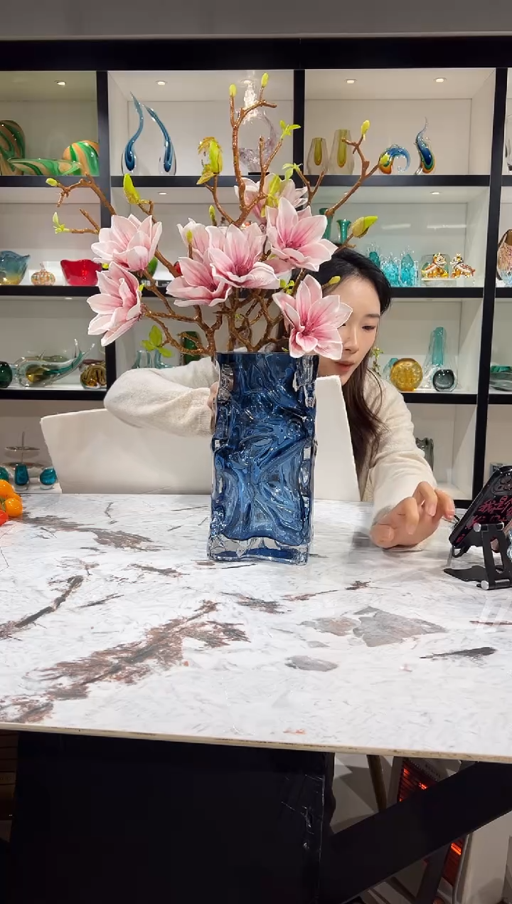 设计师款蓝色花瓶