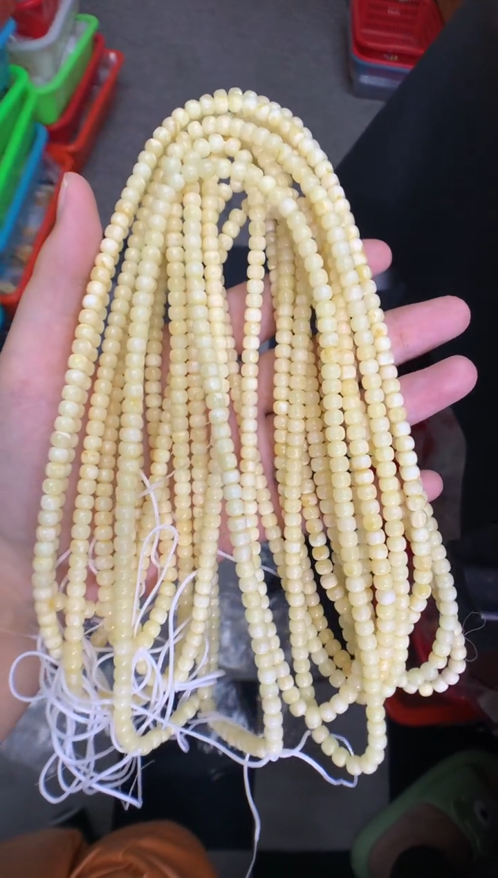 蜜蜡未镶嵌珠宝奇石多样性发一件