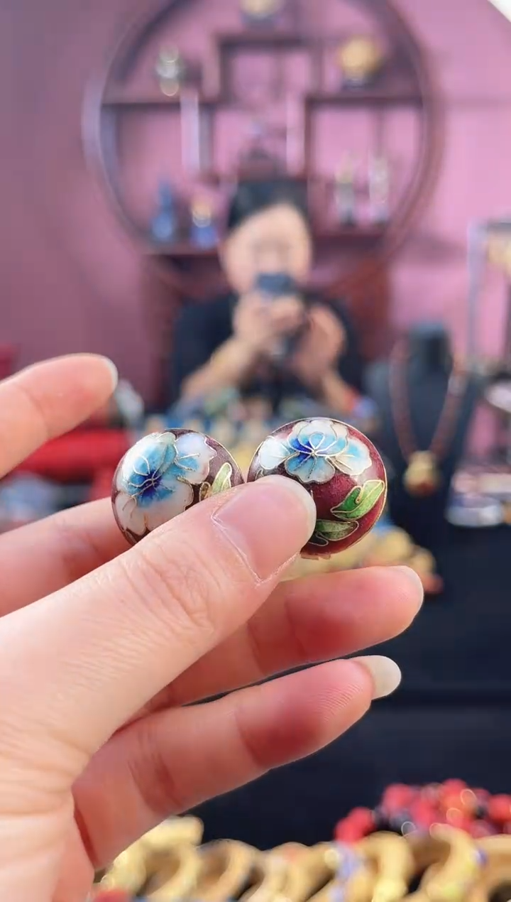汀***。非遗 景泰蓝耳扣 暗色砖红