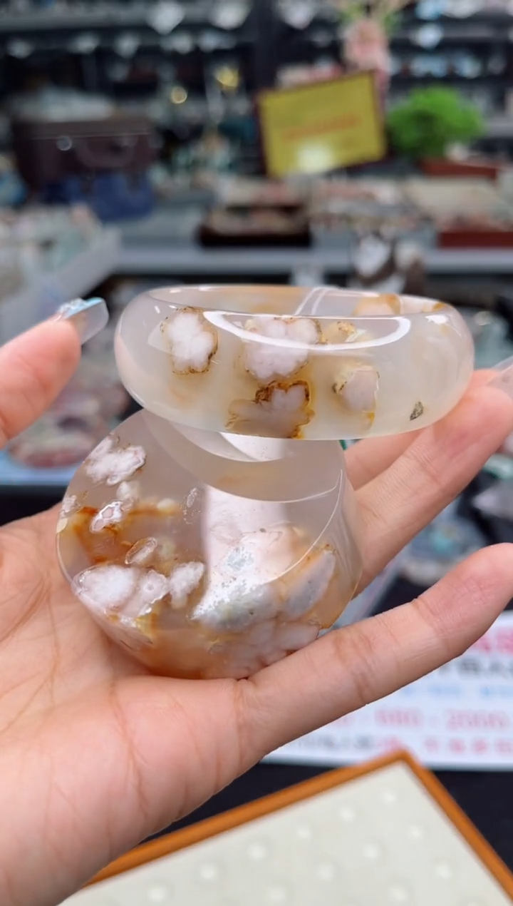 【闪购商品】石英质玉手镯未镶嵌57圈口（赠品镯心）690140