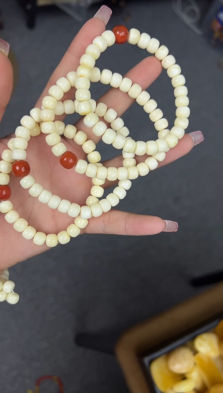 【闪购商品】琥珀裸石未镶嵌蜜蜡手串多样性发一条