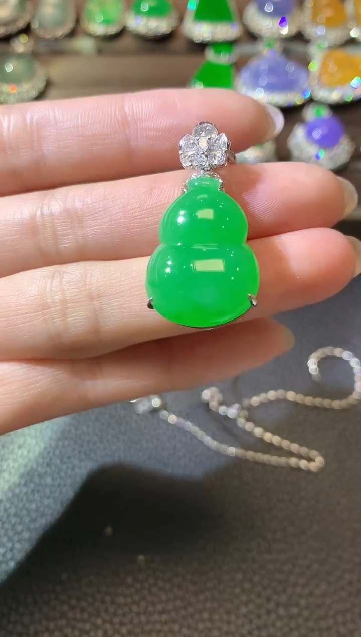 【闪购商品】翡翠吊坠(不含链)18K金镶嵌D88翡翠