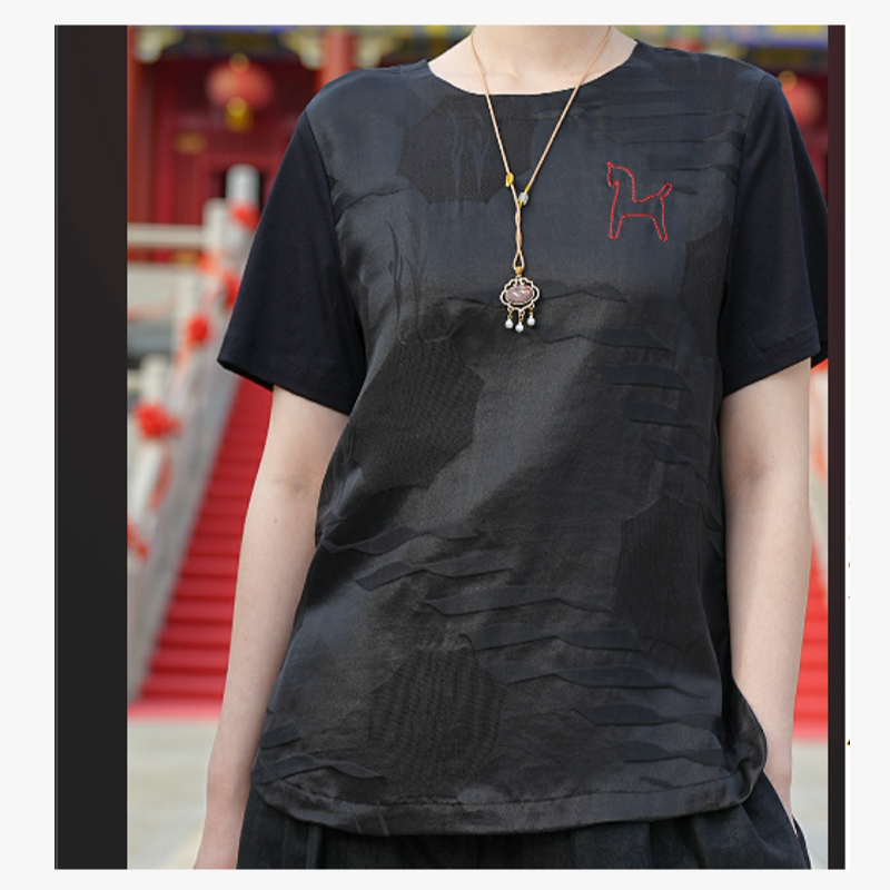 【万象有衣】小马T-设计师款上衣-C006