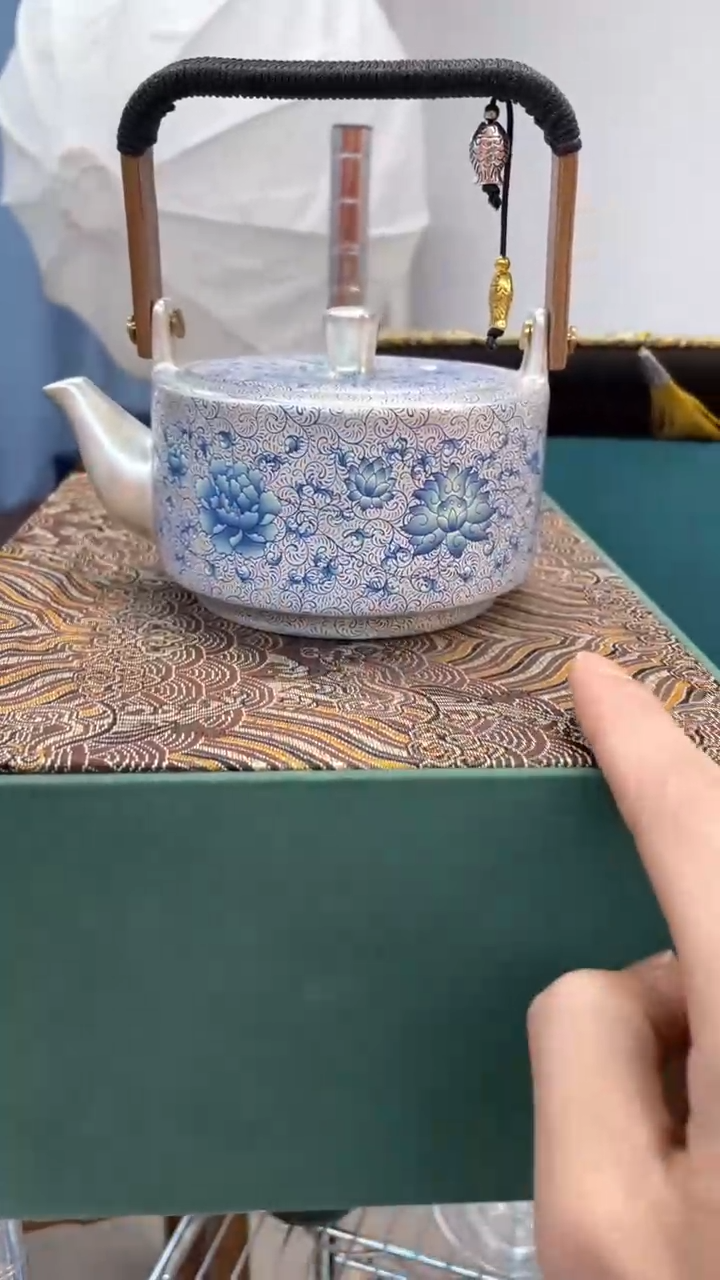 【闪购商品】@@@@@@@@缠枝莲提梁壶+同款主人杯