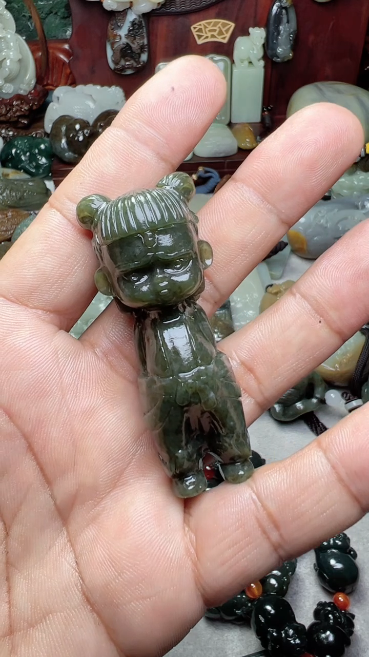 和田玉未镶嵌把件-