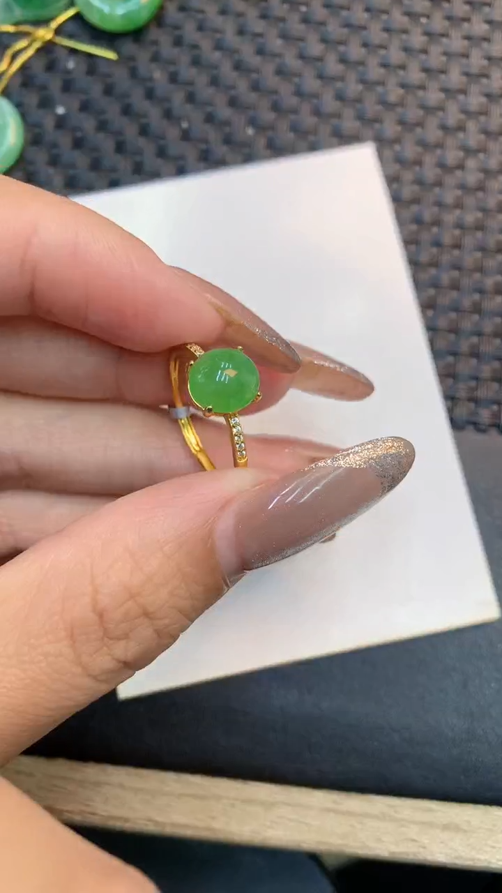 颈饰未镶嵌翡翠1