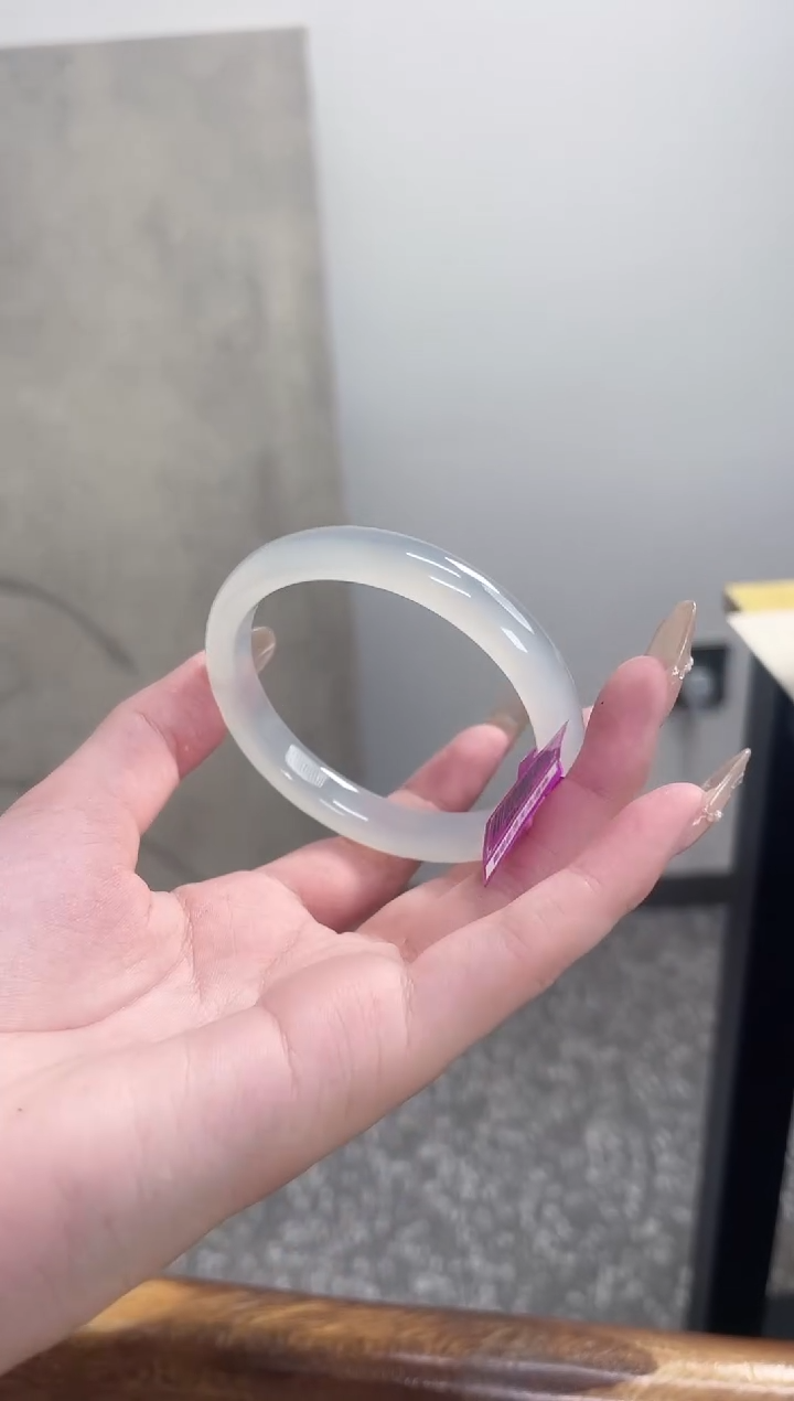 【闪购商品】玛瑙/玉髓手镯未镶嵌60圈 需要包容