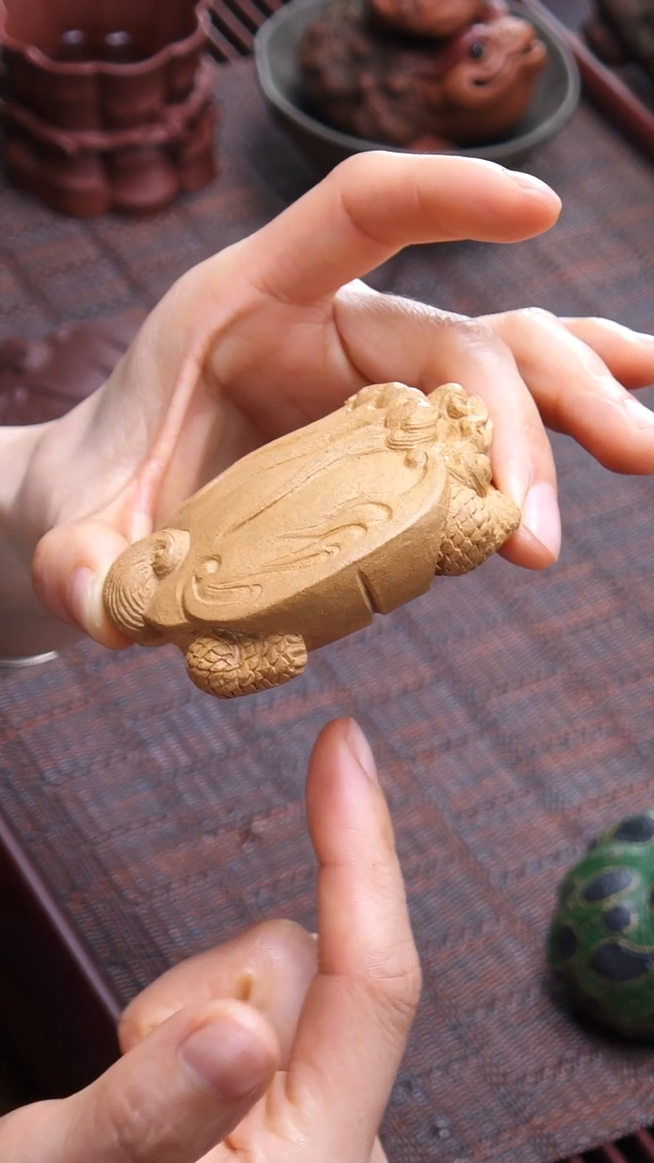 【闪购商品】紫砂盖置郑裕忠黄金段《龙龟盖置》