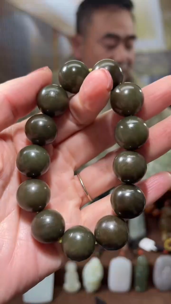 颈饰未镶嵌和田玉·