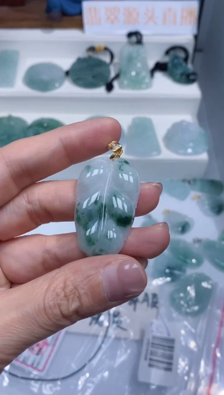 颈饰银S925镶嵌翡翠吊坠