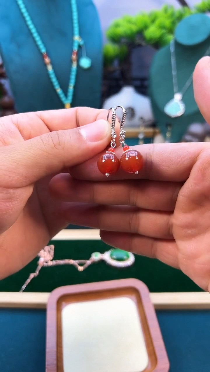 南红玛瑙银S925镶嵌耳饰E364        