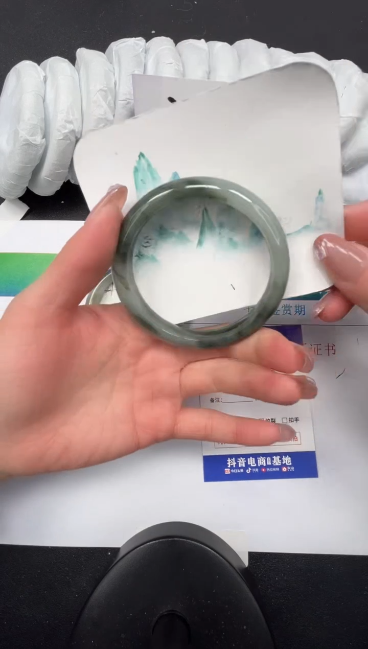 【闪购商品】石英质玉手镯未镶嵌298-58.6