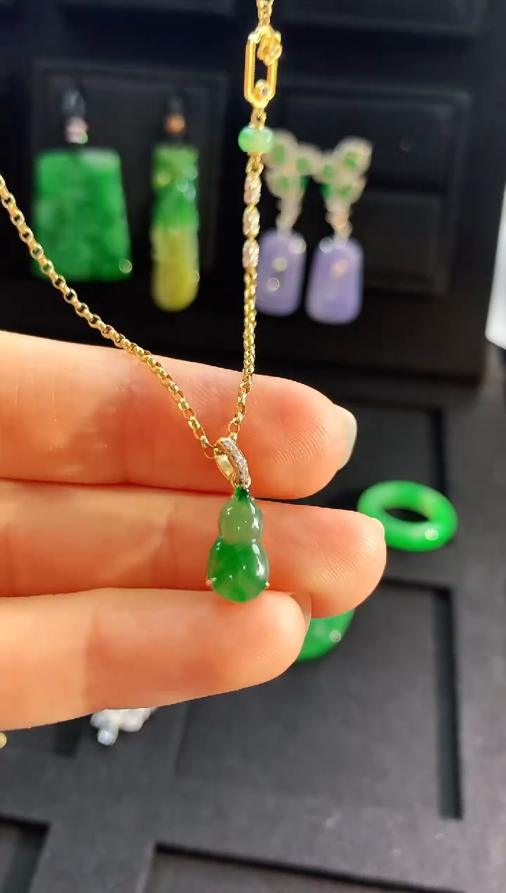 【闪购商品】翡翠吊坠(不含链)18K金镶嵌吊坠