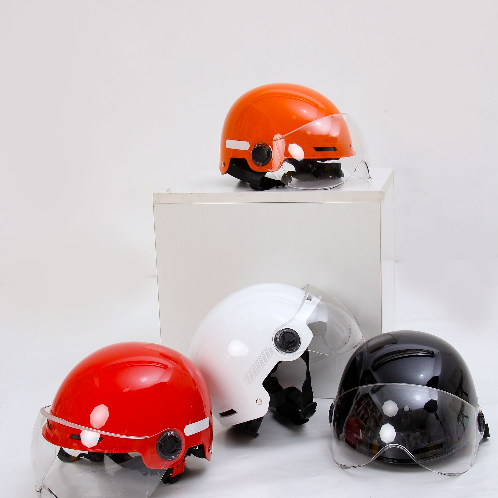 新国标电动车摩托车头盔舒适透气轻便安全骑行适用