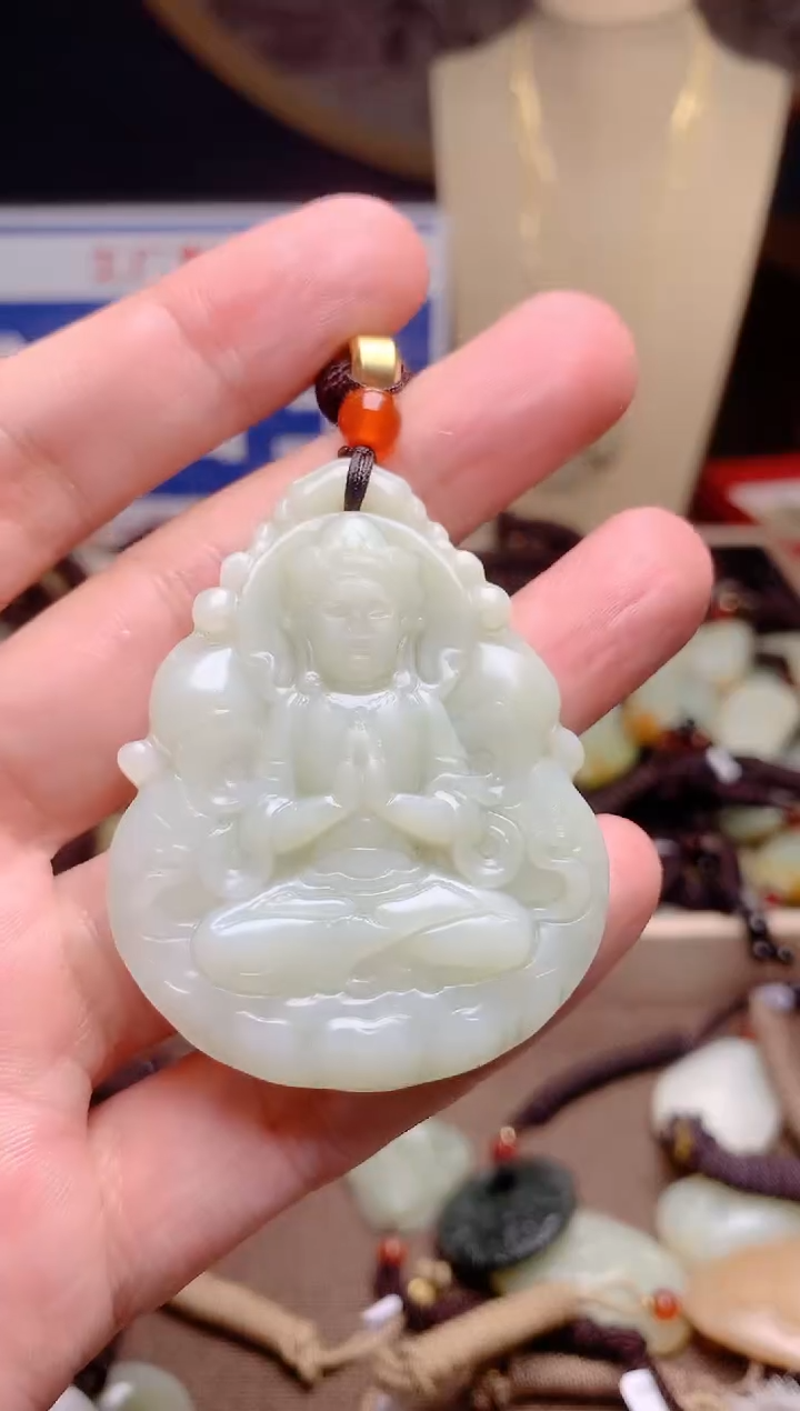 和田玉未镶嵌颈饰1
