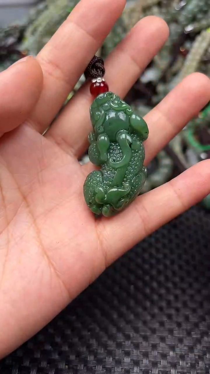 和田玉未镶嵌颈饰1