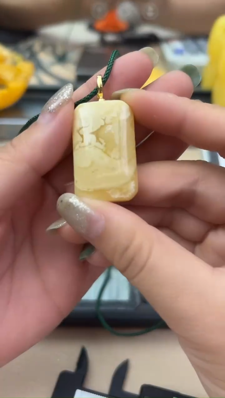 未镶嵌蜜蜡裸石蜜蜡吊坠