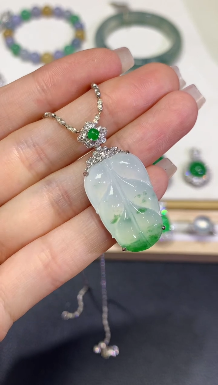 【闪购商品】翡翠颈饰18K金镶嵌团购35