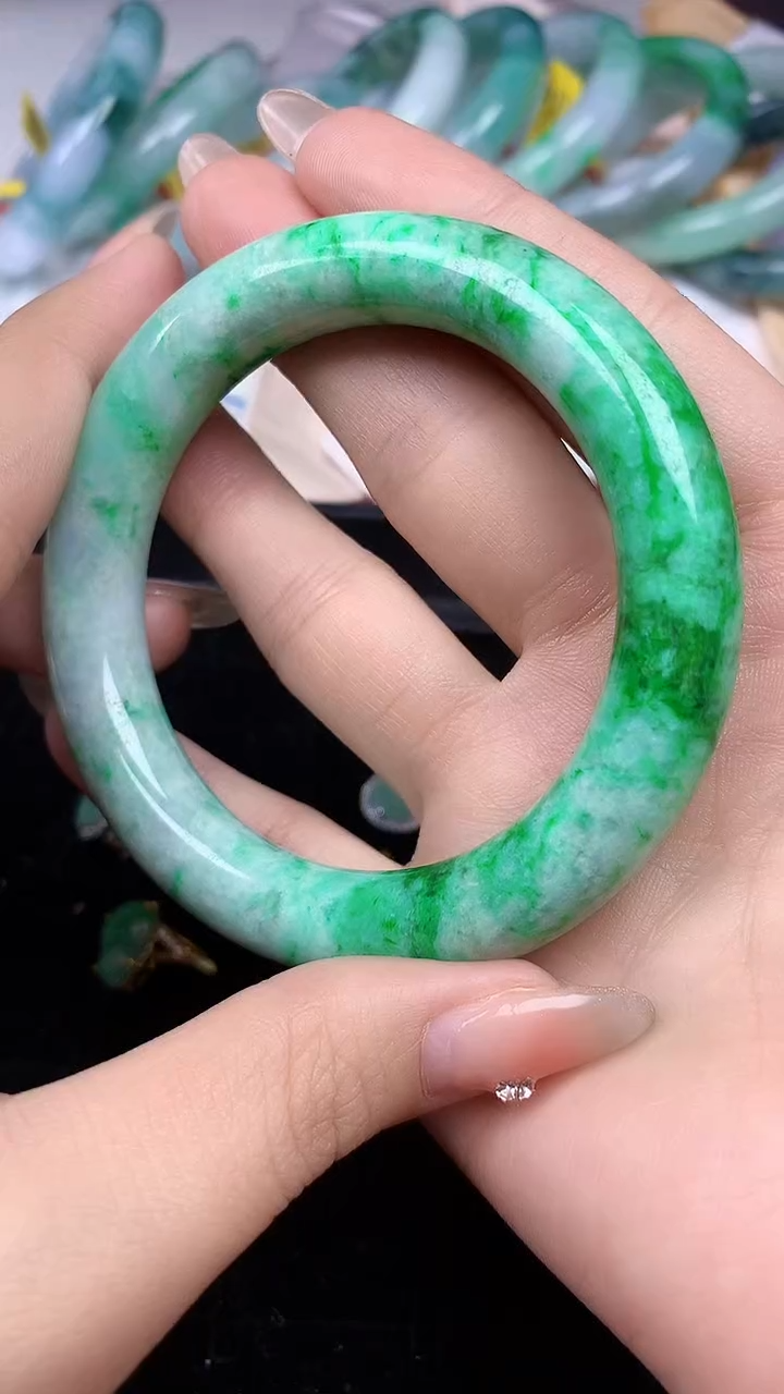 【闪购商品】翡翠手镯未镶嵌 手镯