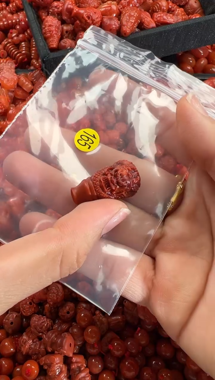 【闪购商品】南红玛瑙颈饰未镶嵌1