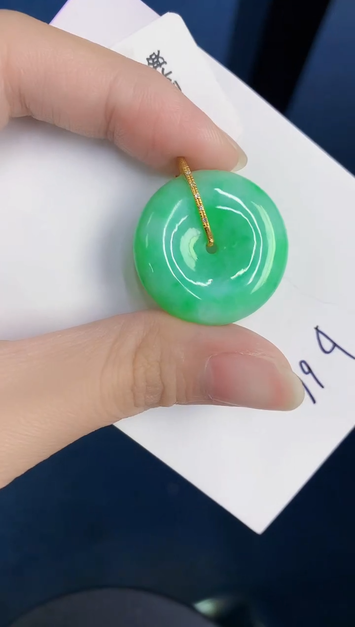 颈饰18K金镶嵌翡翠天然翡翠缅甸A货