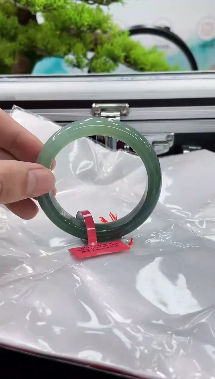 【闪购商品】翡翠手镯未镶嵌手镯