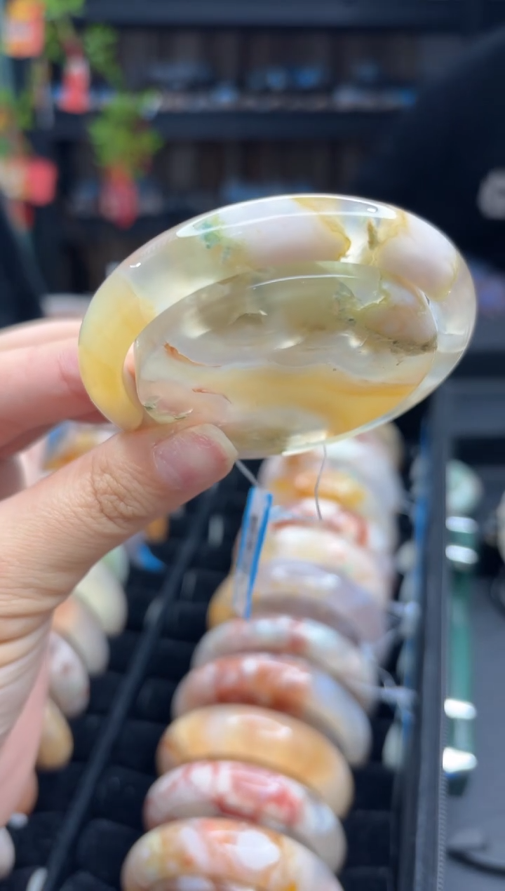 【闪购商品】石英质玉手镯未镶嵌444（56圈赠送镯心）