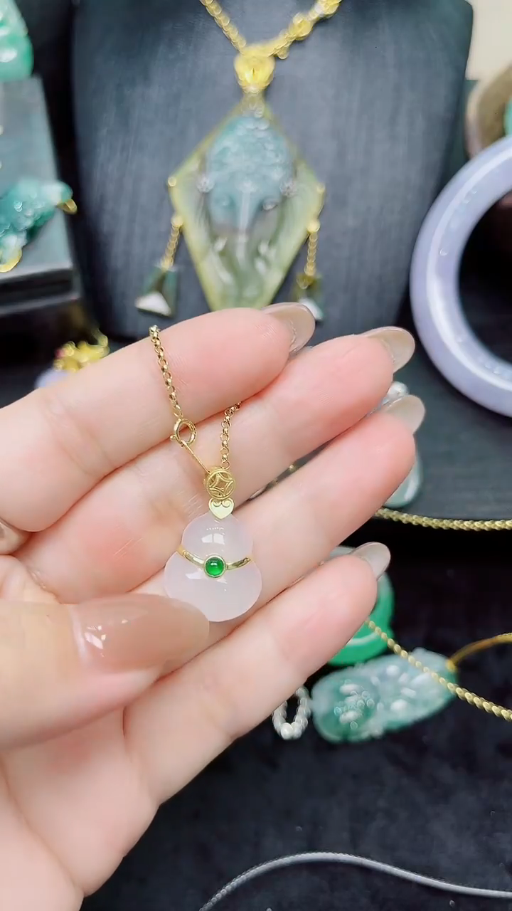 翡翠未镶嵌吊坠(赠链)吊坠