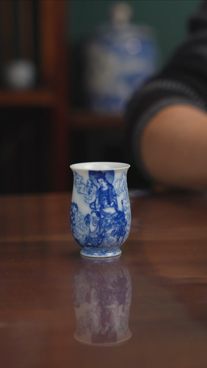 晓竹窑青花人物童子拜观音