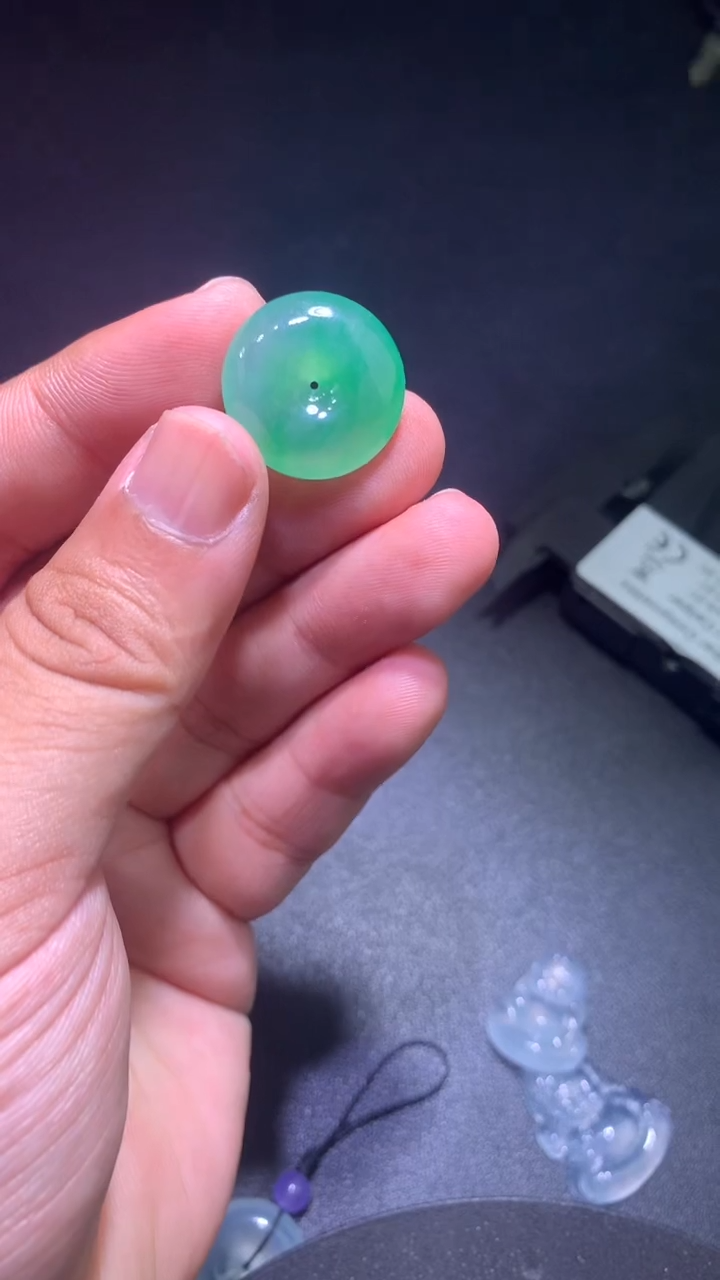 颈饰未镶嵌翡翠平安扣