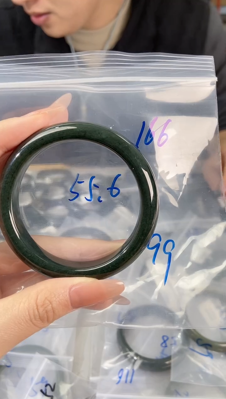 【闪购商品】和田玉手镯未镶嵌和田玉166