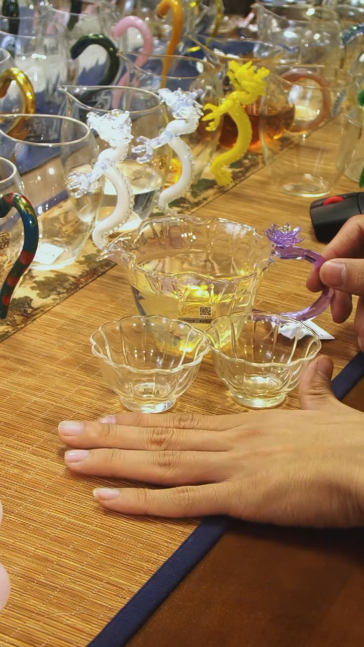 【闪购商品】荷韵公道杯晶焱金标紫色加花瓣品杯