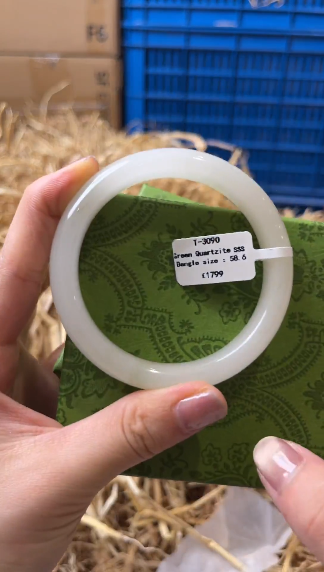 未镶嵌手镯石英质玉T-3090