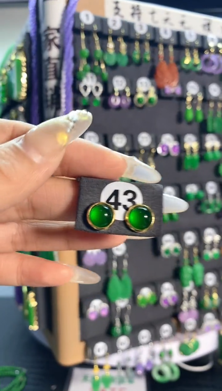 【闪购商品】翡翠耳饰银S925镶嵌43...