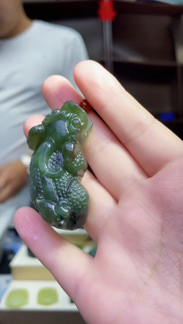 和田玉未镶嵌颈饰1