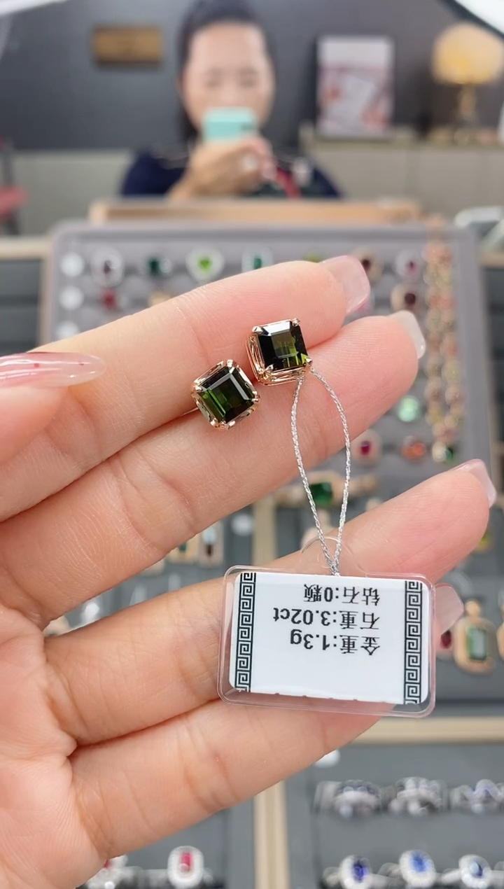 【闪购商品】碧玺耳饰18K金镶嵌3.02  