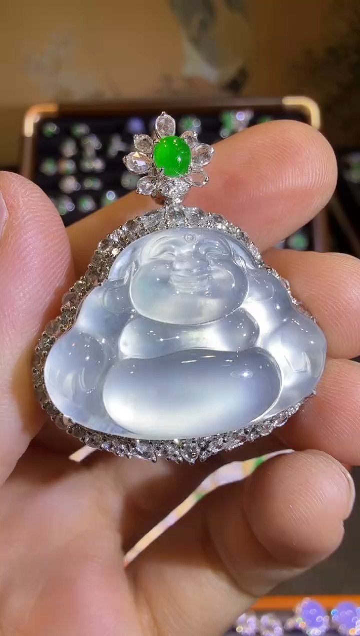 【闪购商品】翡翠吊坠(赠链)18K金镶嵌玻璃种极光白舒佛吊坠