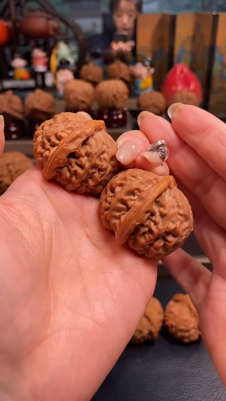 【闪购商品】文玩核桃把件H469宫灯43