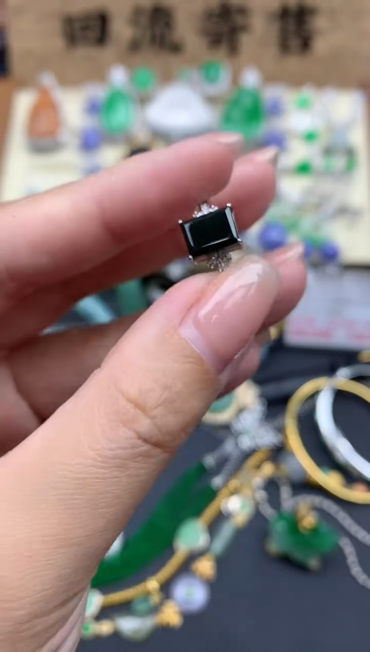 【闪购商品】翡翠戒指18K金镶嵌327-中国好珍宝