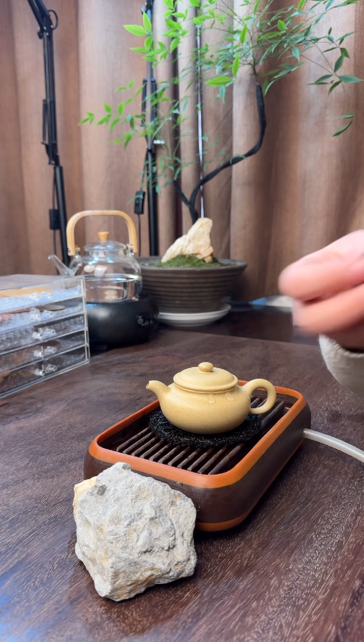 茶壶紫砂景舟仿古-半手精工-本山绿泥-容量：150CC