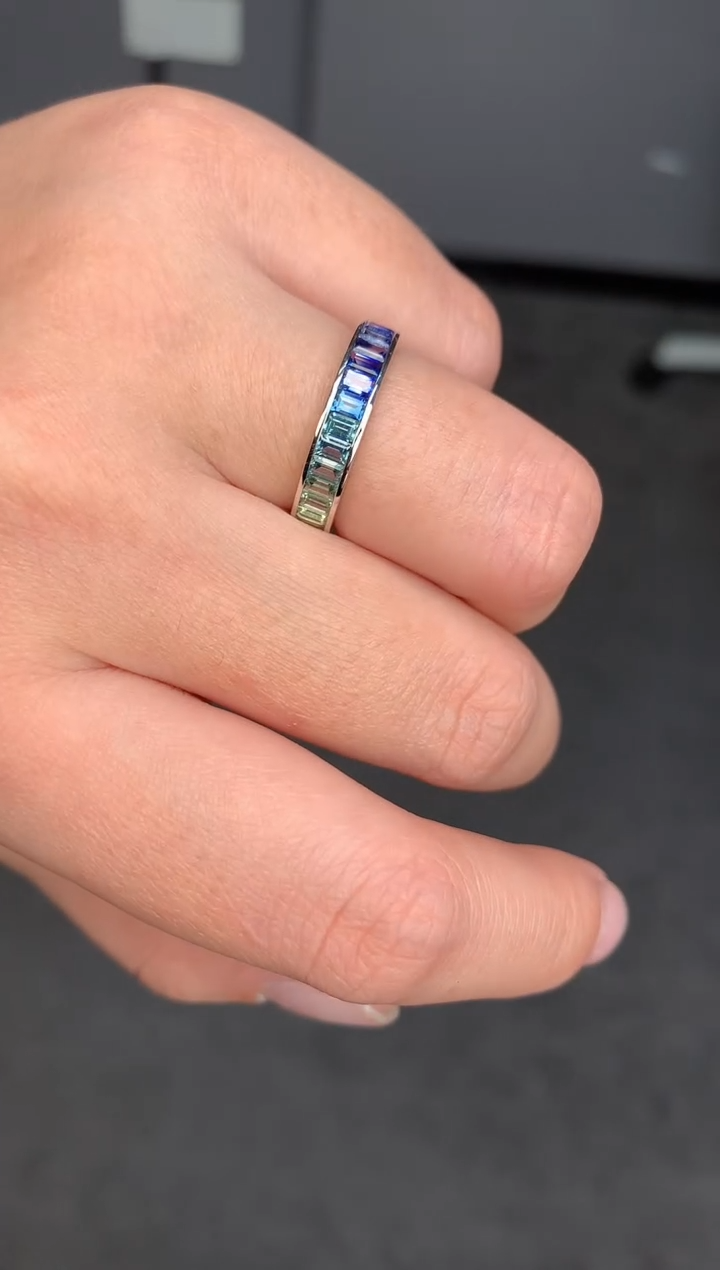 【闪购商品】彩色蓝宝石戒指18K金镶嵌2.7ct彩蓝宝戒指