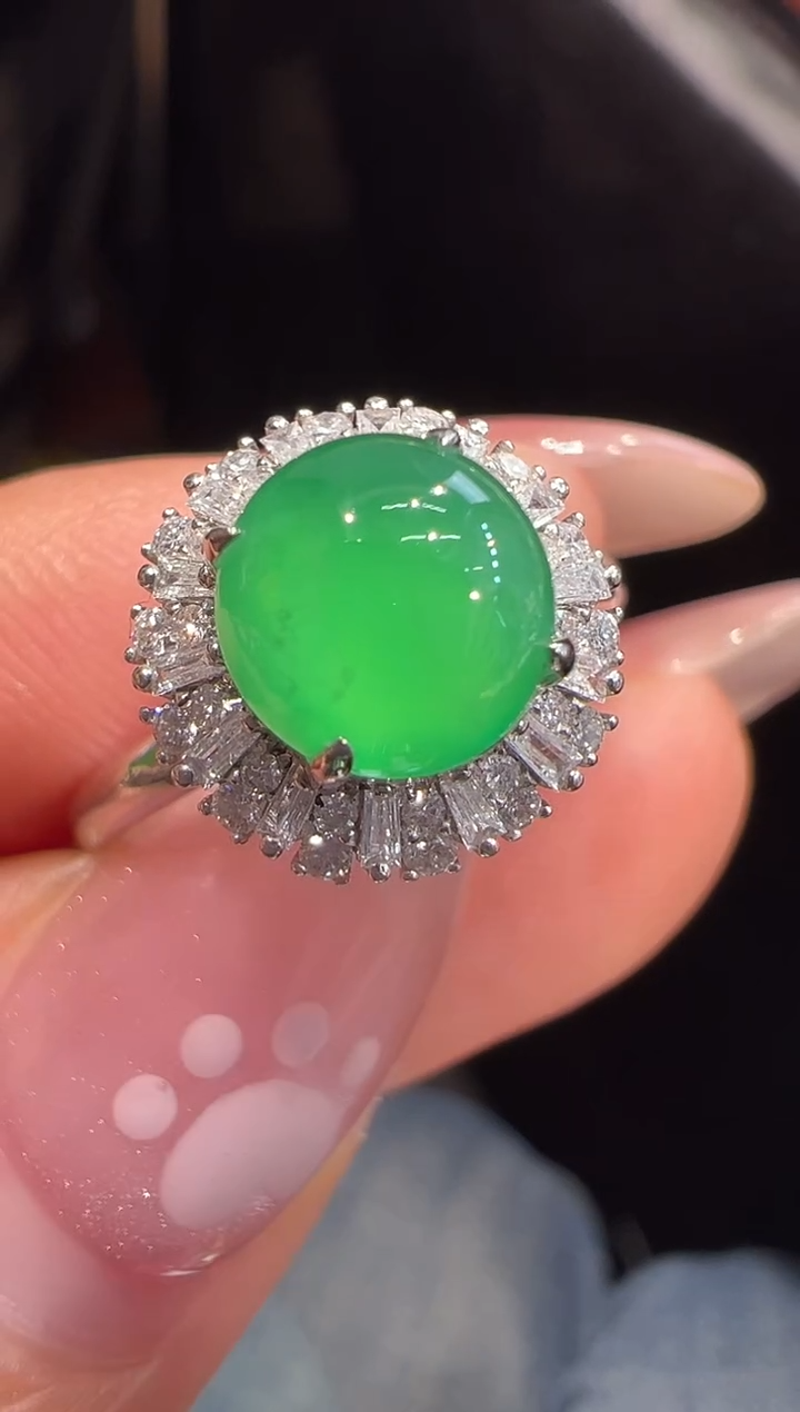 18K金镶嵌戒指翡翠戒指