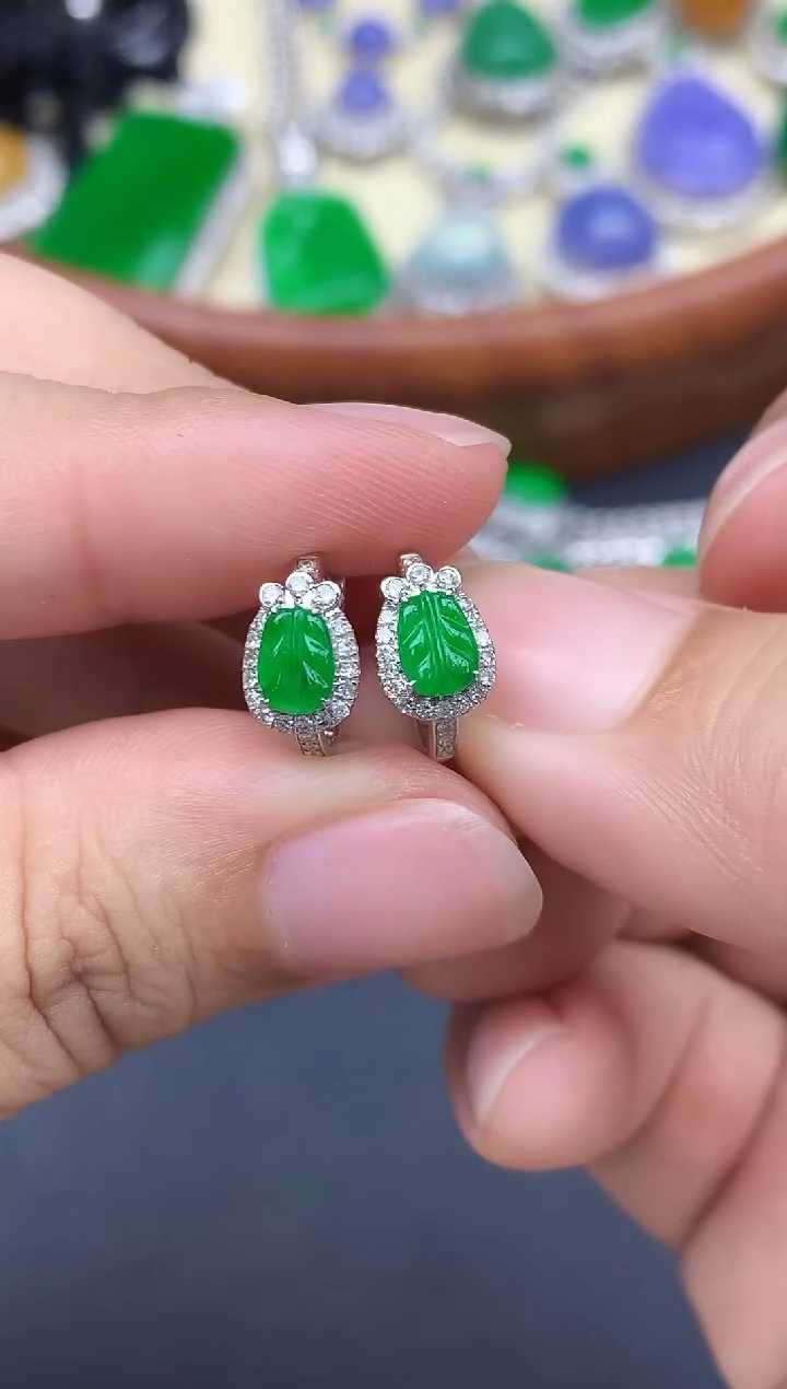 颈饰18K金镶嵌翡翠355-中国好珍宝