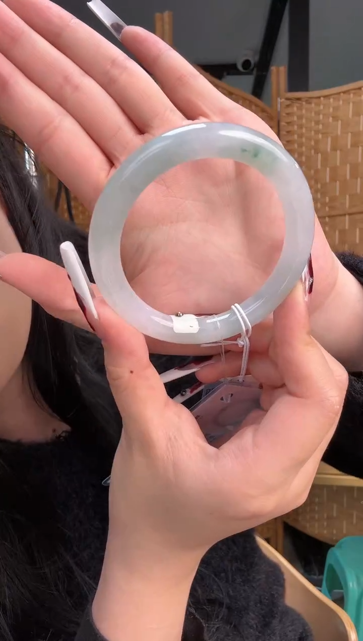 【闪购商品】翡翠手镯未镶嵌手镯