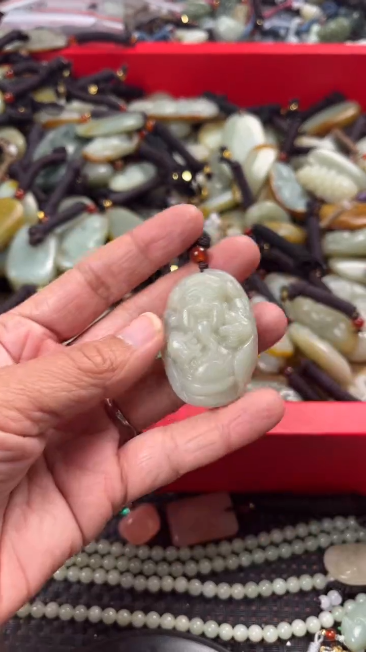 【闪购商品】和田玉颈饰未镶嵌多样性发货没有证书拍一发一有瑕