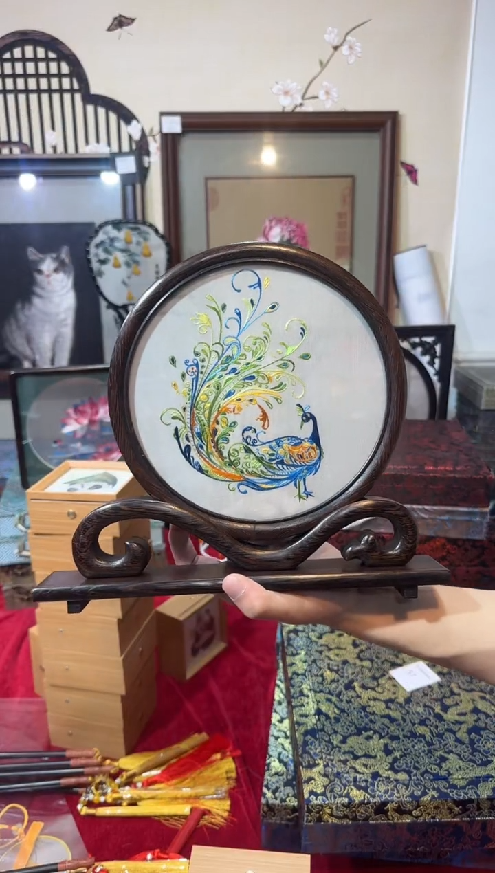 织绣精品苏绣手工刺绣，精品摆台51