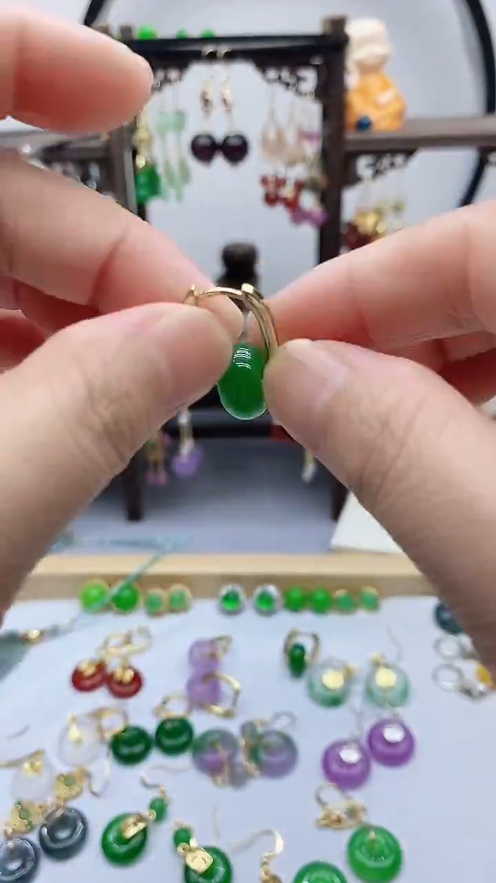 石英质玉（非洲翠）14K金镶嵌耳饰50