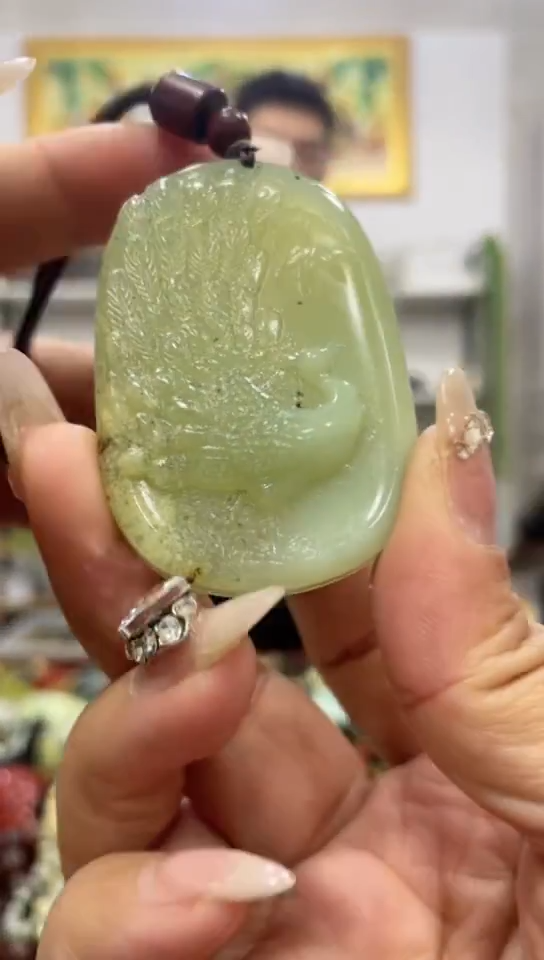 未镶嵌蛇纹石玉吊坠    