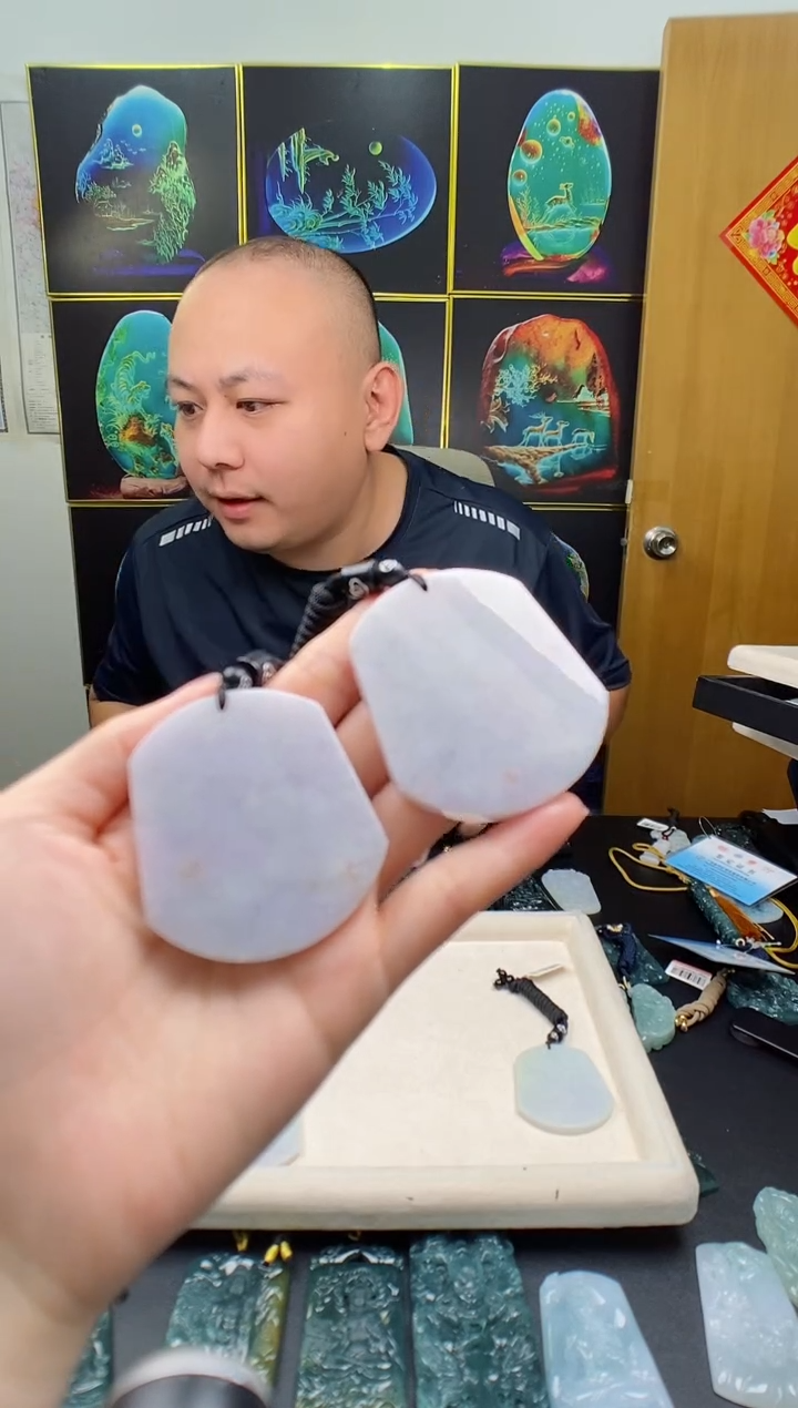翡翠未镶嵌颈饰多样性发其一