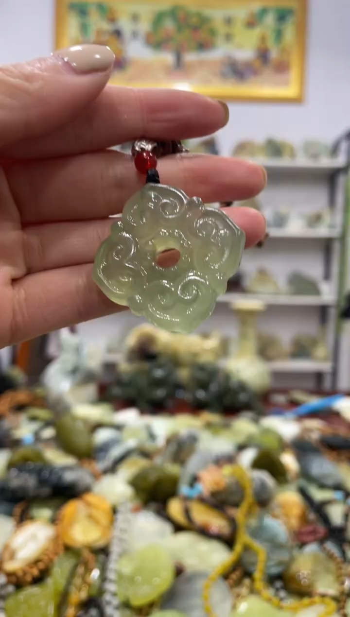 【闪购商品】岫玉吊坠未镶嵌             